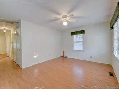 1723 Tower Dr, Ardmore, OK 73401 - photo 2