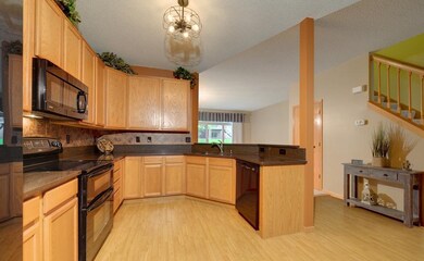 Kitchen breakfast bar