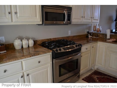 1348 Longleaf Dr, Fayetteville, NC 28305 - photo 6