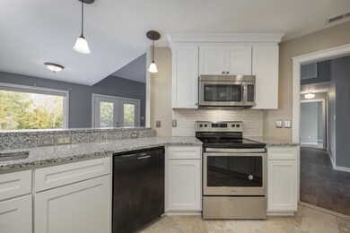 Lovely Kitchen w/ SS Appliances
