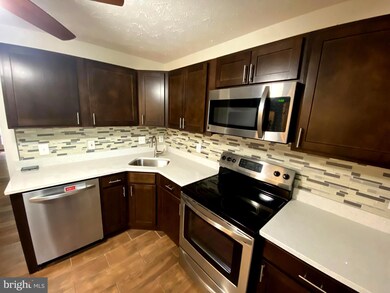 11554 Joyceton Dr unit 32-3, Upper Marlboro, MD 20774 - photo 2