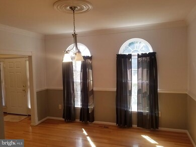 12410 Rochino Ct, Glenn Dale, MD 20769 - photo 4