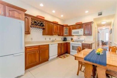 656 E 8th St unit 4, Boston, MA 02127 - photo 7