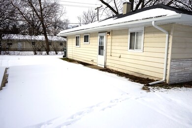 58 Birch St, Carpentersville, IL 60110 - photo 2