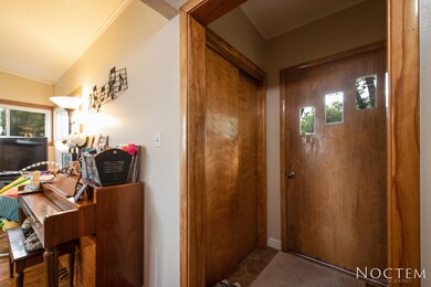 905 N Anderson St-6