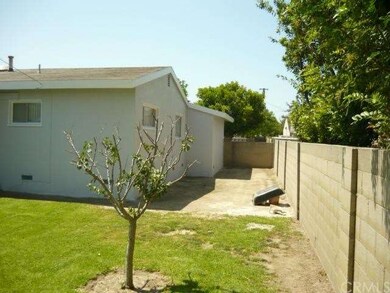Large side yard, great for storage!!