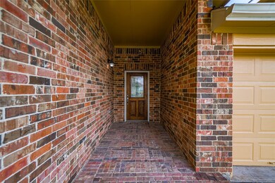 1113 Lasso Ct, Alvin, TX 77511 - photo 3