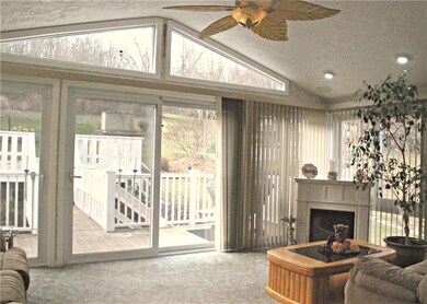 4 Season room has surround sound speakers, privacy
