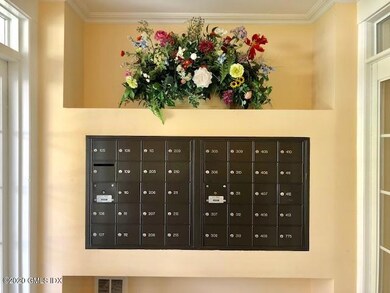 2 Homestead Ln unit 210, Greenwich, CT 06831 - photo 3