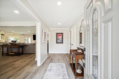 10006 Pine Forest Rd, Houston, TX 77042 - photo 3