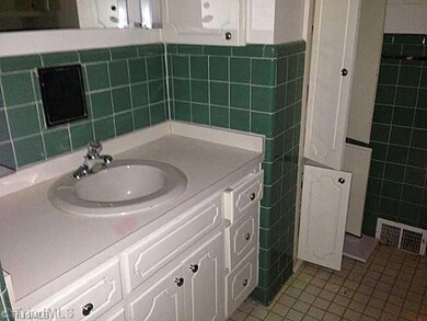 626 Edgewood Rd, Asheboro, NC 27205 - photo 5