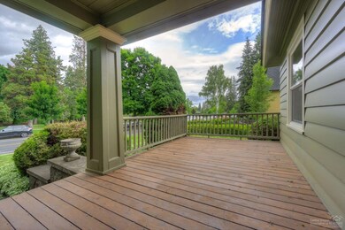 924 NW Riverside Blvd, Bend, OR 97701 - photo 3