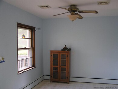 211 Vineyard Ave, Highland, NY 12528 - photo 7