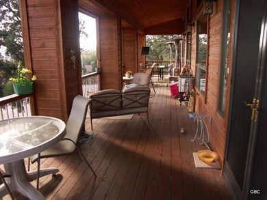 COVERED DECK