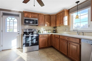6 Corte Real Dr, Bristol, RI 02809 - photo 5