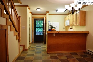 425 Adams Apple Dr unit 4, Banner Elk, NC 28604 - photo 4