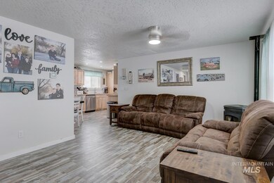 504 E Selway Dr, Homedale, ID 83628 - photo 3