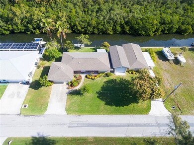 From left to right>Double garage, Main House, RV B
