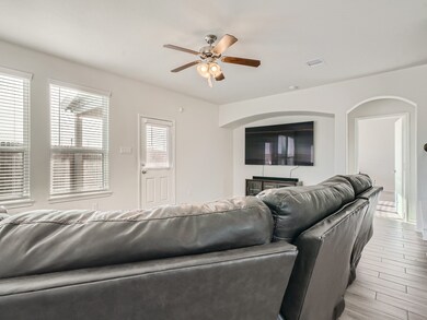 5197 Latigo Ct, Alvin, TX 77511 - photo 7