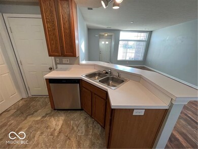 11452 Enclave Blvd, Fishers, IN 46038 - photo 6