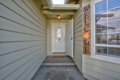 949 SW Princeton Place, Grants Pass, OR 97527 - photo 2
