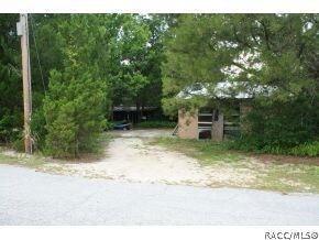 VIEW OF GARAGE ON FRONT