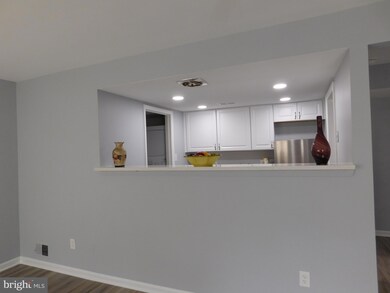 9770 Hagel Cir unit D, Lorton, VA 22079 - photo 4