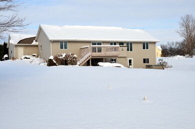 8018 N Ridge Ct, Evansville, WI 53536 - photo 5