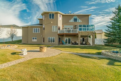 Large Yard on 0.7 acre lot
