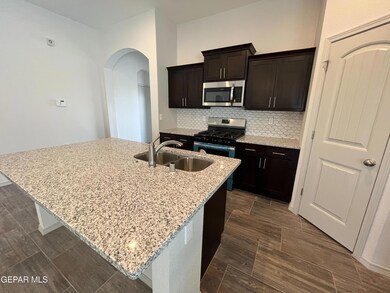 1096 Nepal Sky St, El Paso, TX 79928 - photo 4