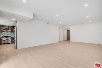 1021 S Shenandoah St unit 102, Los Angeles, CA 90035 - photo 2