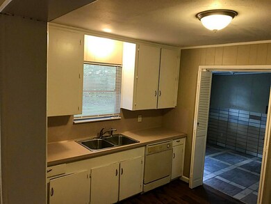 406 Twin Oaks St, Houston, TX 77076 - photo 7