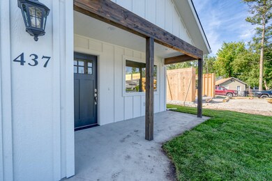 437 College Ave27
