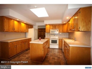 544 Mcilhaney Rd, Stroudsburg, PA 18360 - photo 2