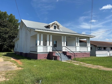 719 N Three Notch St, Troy, AL 36081 - photo 2