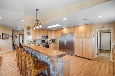 10-Bar to Kitchen