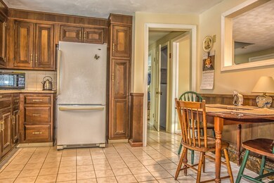 22 Orchardview St, West Springfield, MA 01089 - photo 3