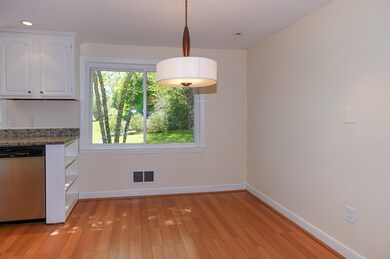 39 Stearns St, Carlisle, MA 01741 - photo 3