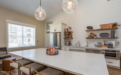 170 Grove Cir unit 302, Lillington, NC 27546 - photo 2