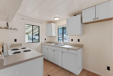 Inside-Spokane-Hayden Pines-12