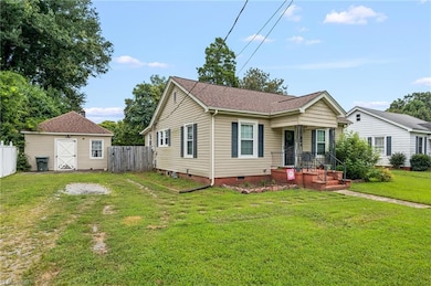 606 Cedar St, Eden, NC 27288 - photo 3
