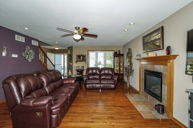 786 Edenberry Ln, Oregon, WI 53575 - photo 6