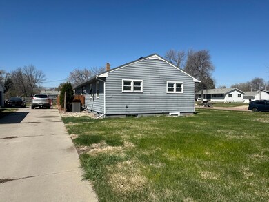 1108 8th St SW, Huron, SD 57350 - photo 4