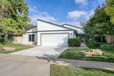 8088 N Mariposa St, Fresno, CA 93720 - photo 2