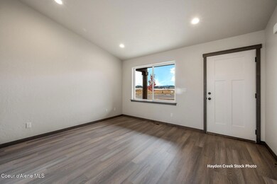 4 Stock Living and entrance