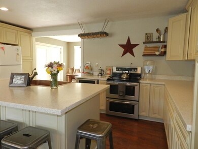 6827 Cypress Dr, Central Point, OR 97502 - photo 3