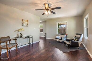 1622 W Avalon living 1