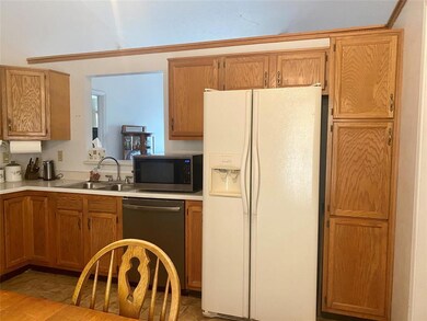 2104 N Fleetwood Dr, Greensburg, IN 47240 - photo 5