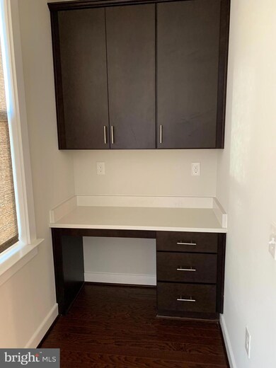 13348 Sherwood Park Ln, Herndon, VA 20171 - photo 7