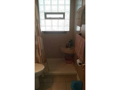 Full Bath.